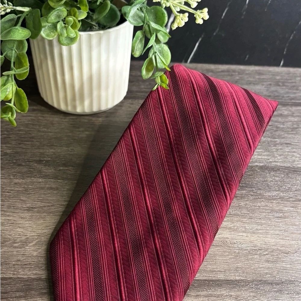 Elegant Maroon Striped Tie